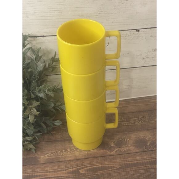 4 Vintage Stackable Yellow Footed Melamine Coffee Cups Mugs | Vintage Kitchen - Picture 2 of 6